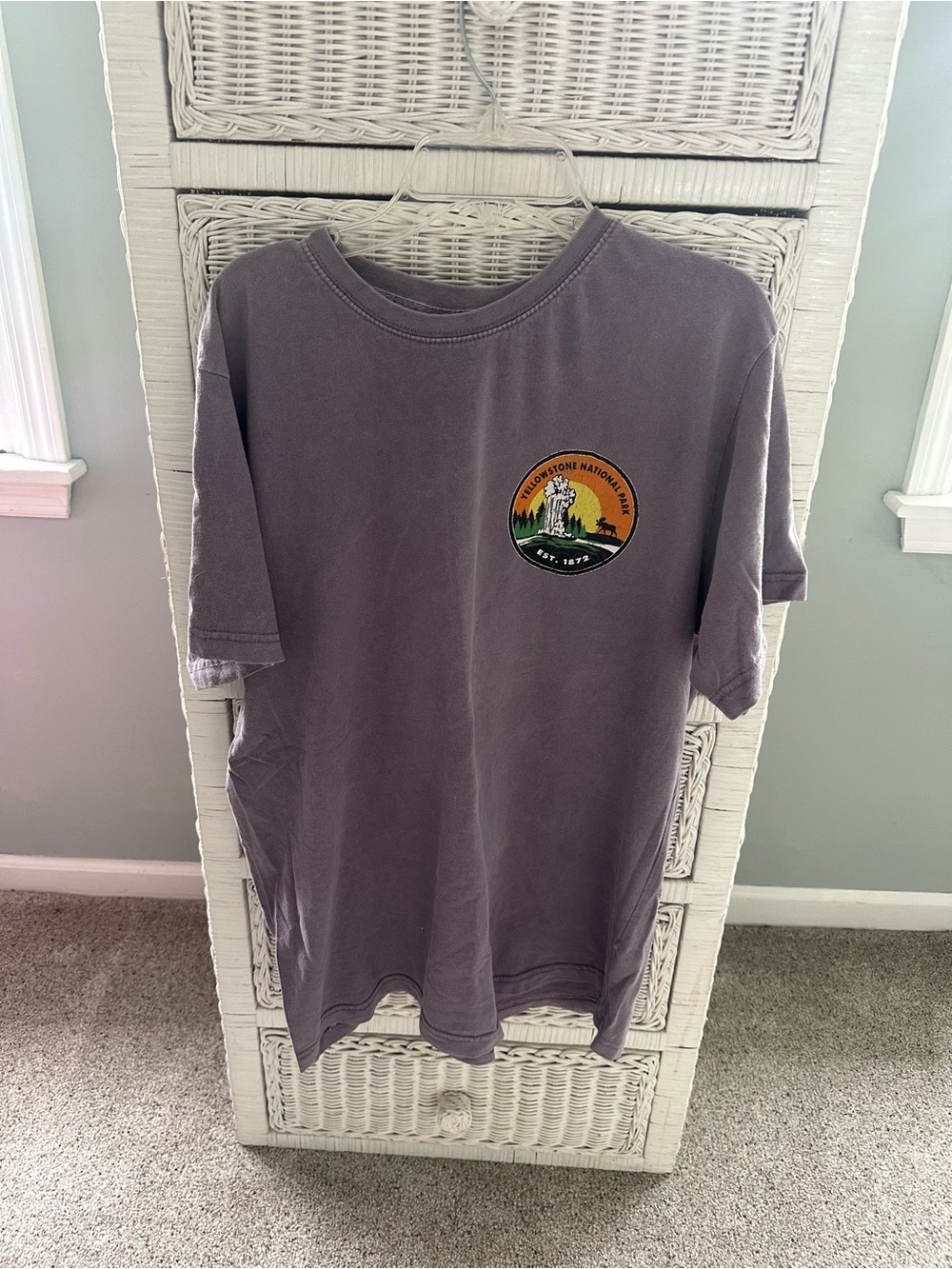 Comfort Colors Short-Sleeve Crew Tee in Gray with Yellowstone Patch